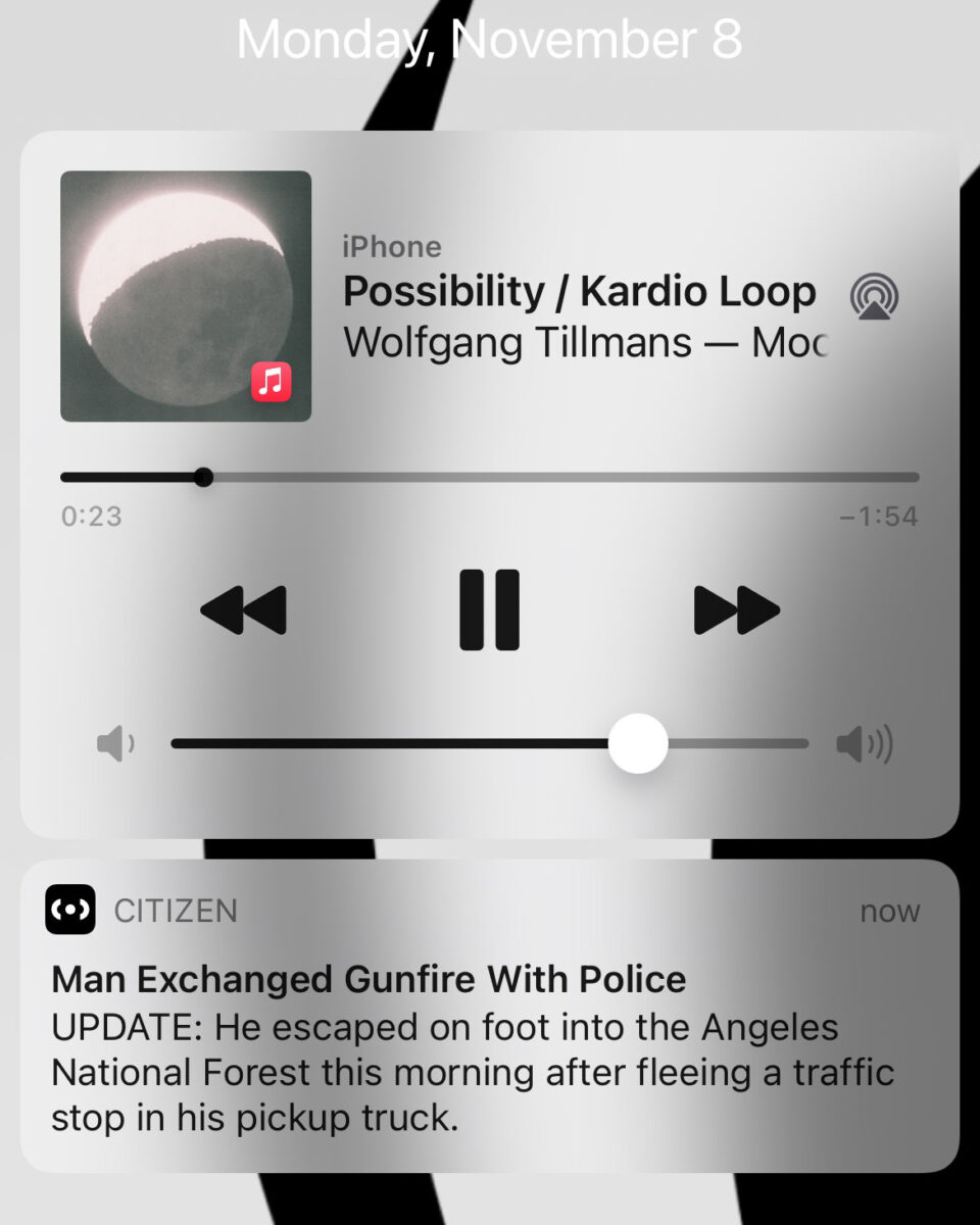iPhone screenshot with Citizen app pop up on it
